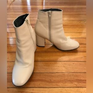 Rizzoli Cream leather Ankle Boots
